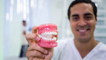 How to Choose the Best Denture Dentist in Dallas